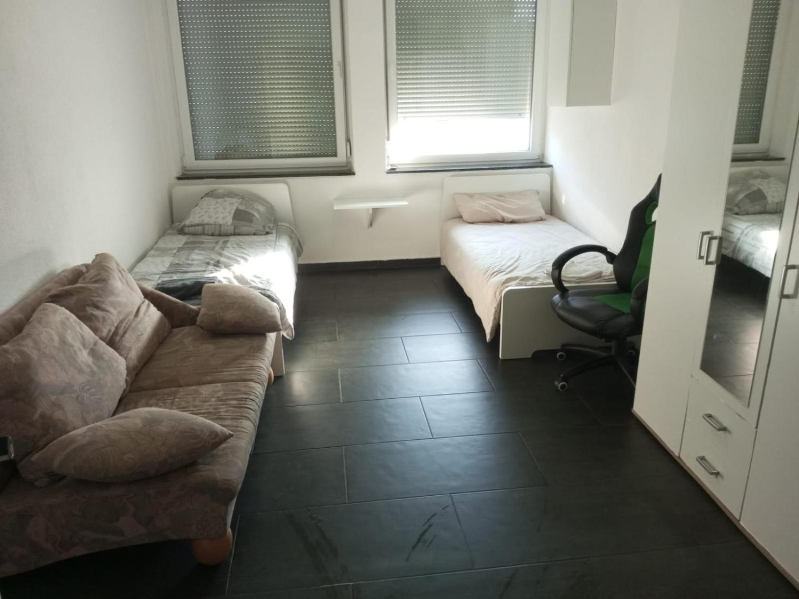 Gemuetliches Lisa Zimmer Mit Gemeinschaftskueche Heilbronn Zentrum Dış mekan fotoğraf